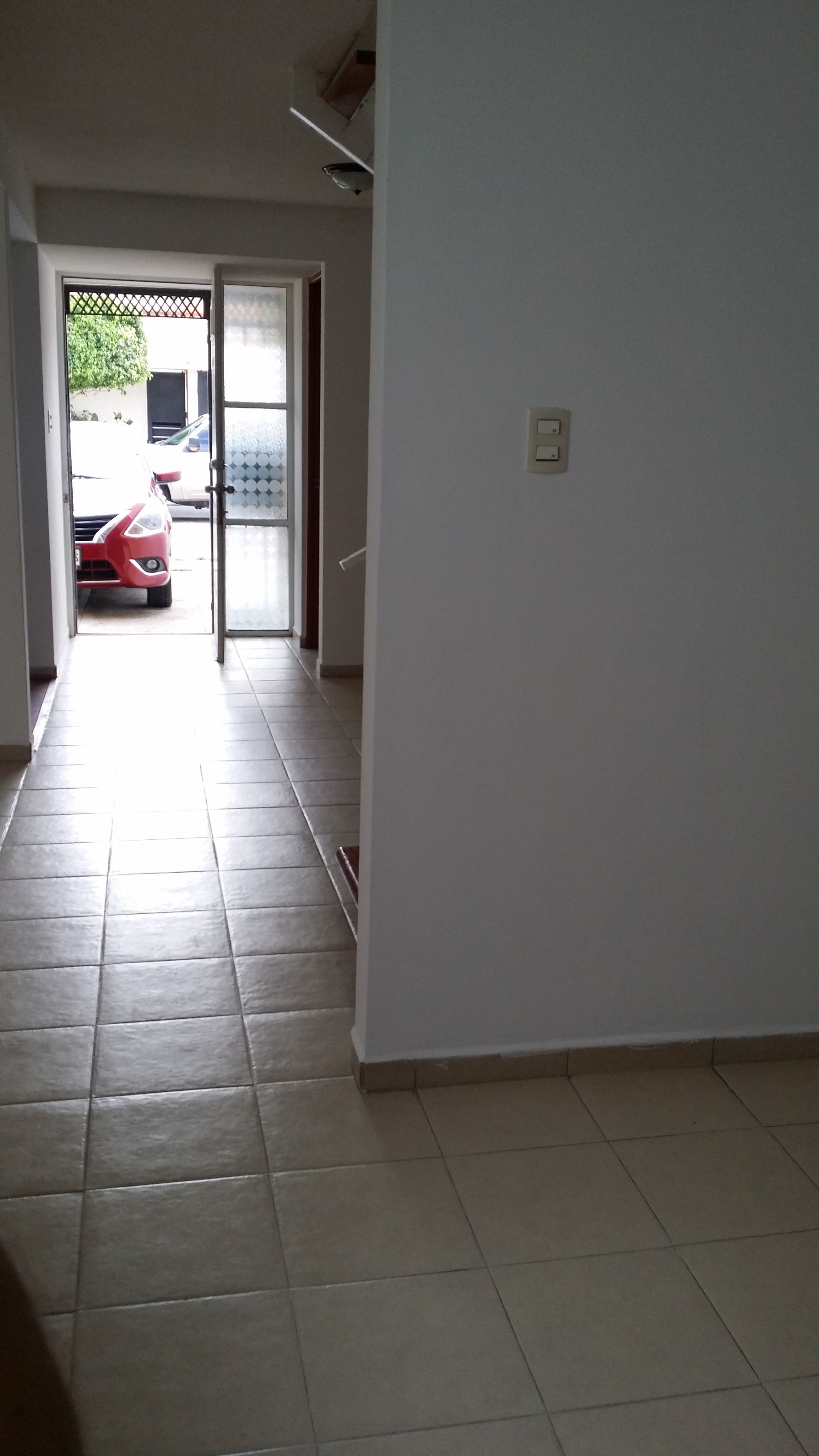 EL ROSEDAL SAN LUIS POTOSI, BONITA CASA EN RENTA TODOS LOS SERVICIOS. A 15 MINUTOS DEL CENTRO